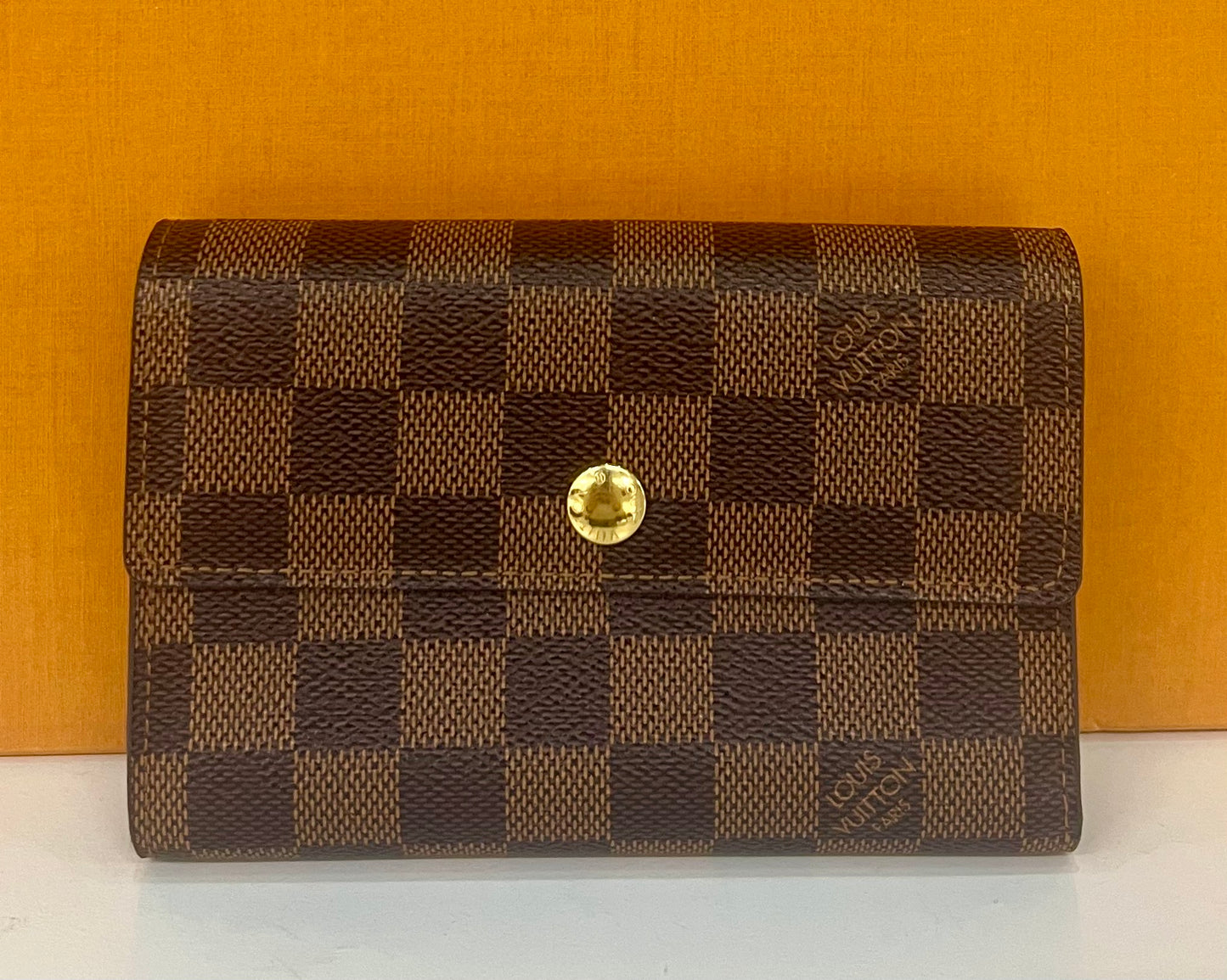 International Wallet Damier Ebene