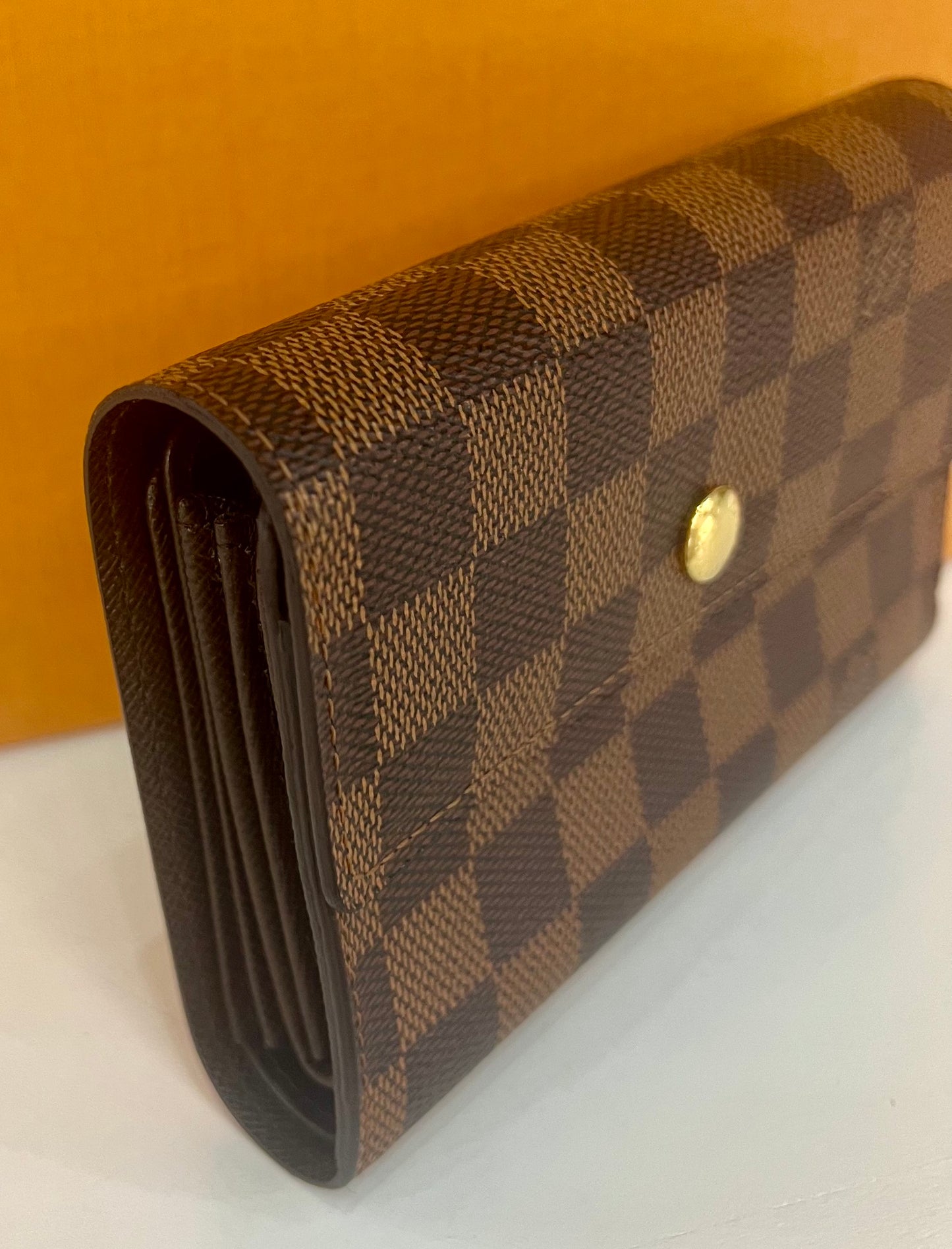 International Wallet Damier Ebene