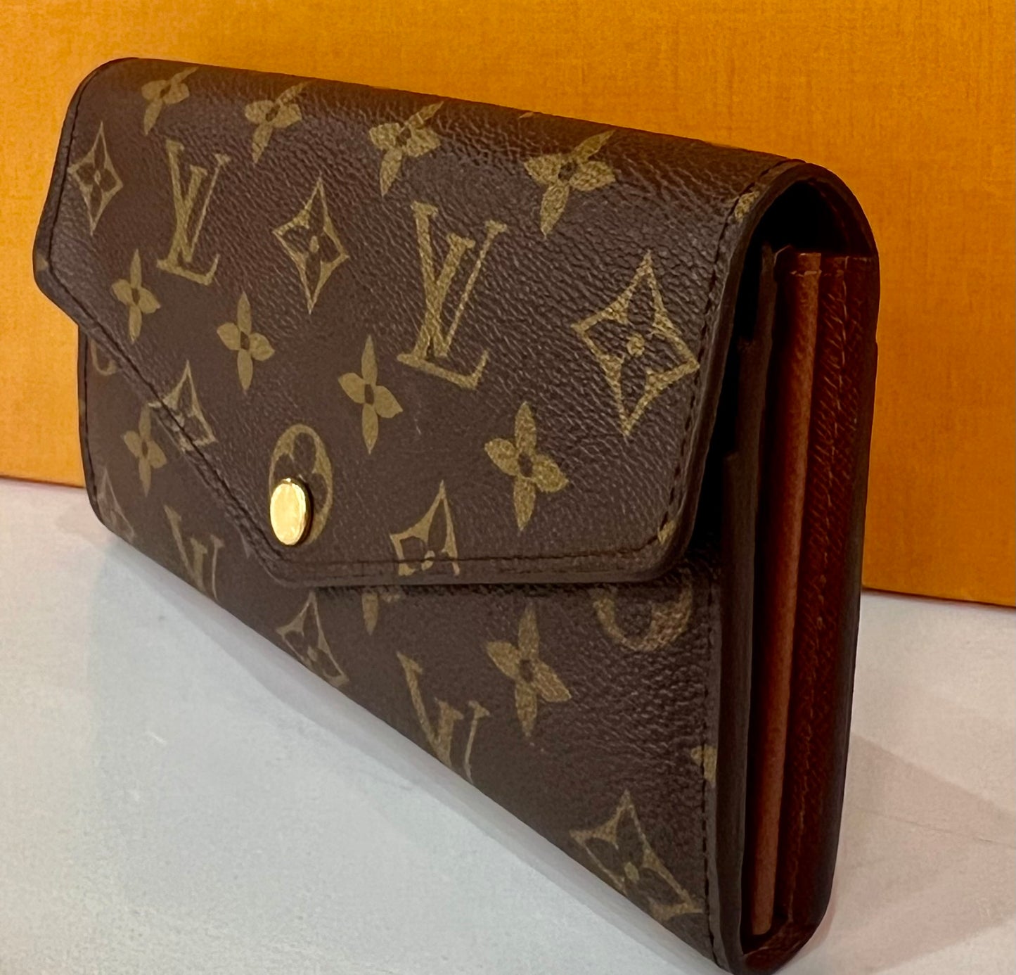 Sarah Wallet Monogram