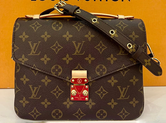 Metis Pochette