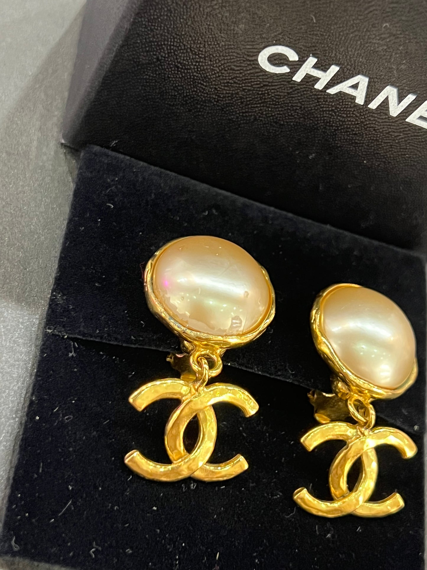 Chanel Earrings Pearl and Gold